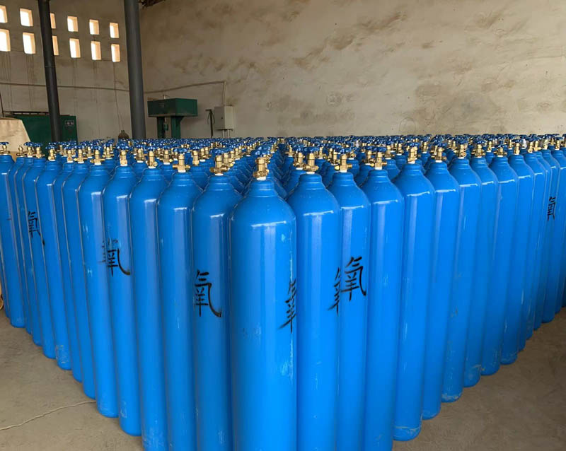 長途運輸氣瓶應文明裝卸、妥善固定、分類裝運